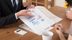 リクルートパンフレットとは?作り方・効果的な活用方法などを紹介